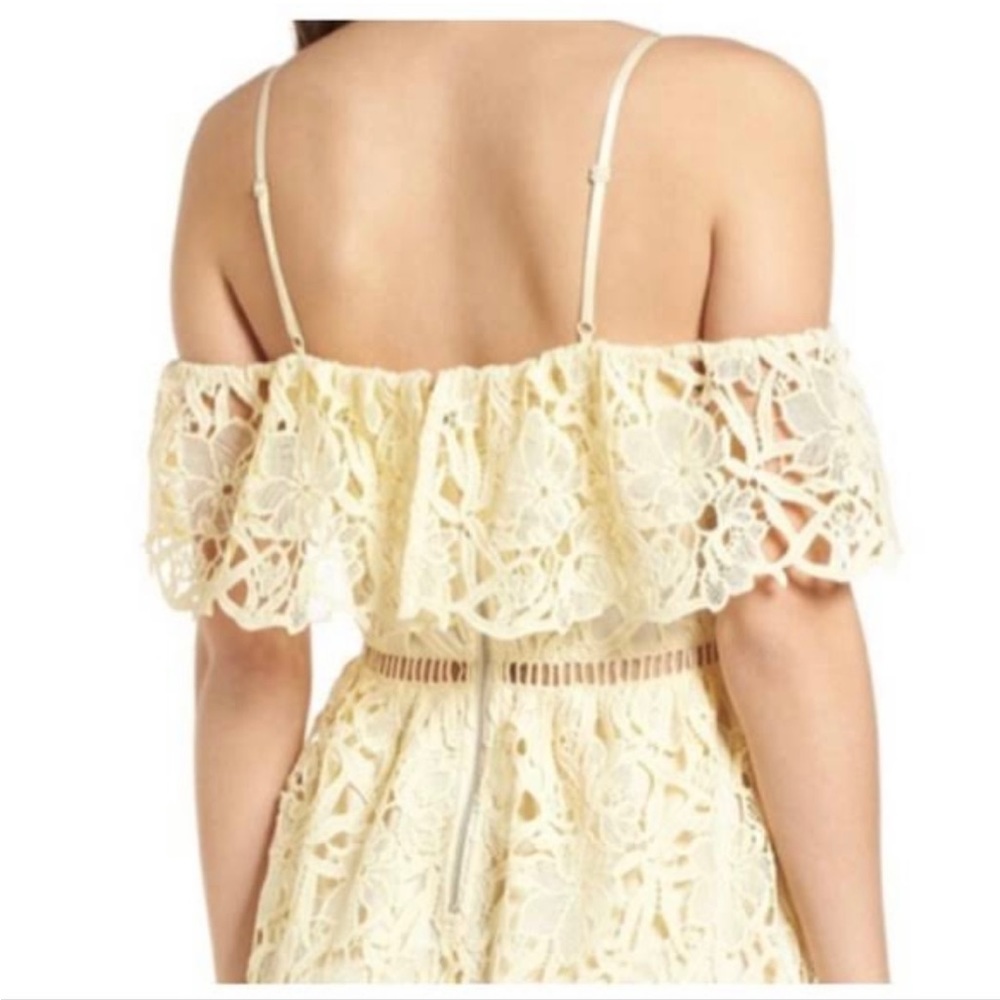 ASTR LACE DRESS - Picture 2 of 5